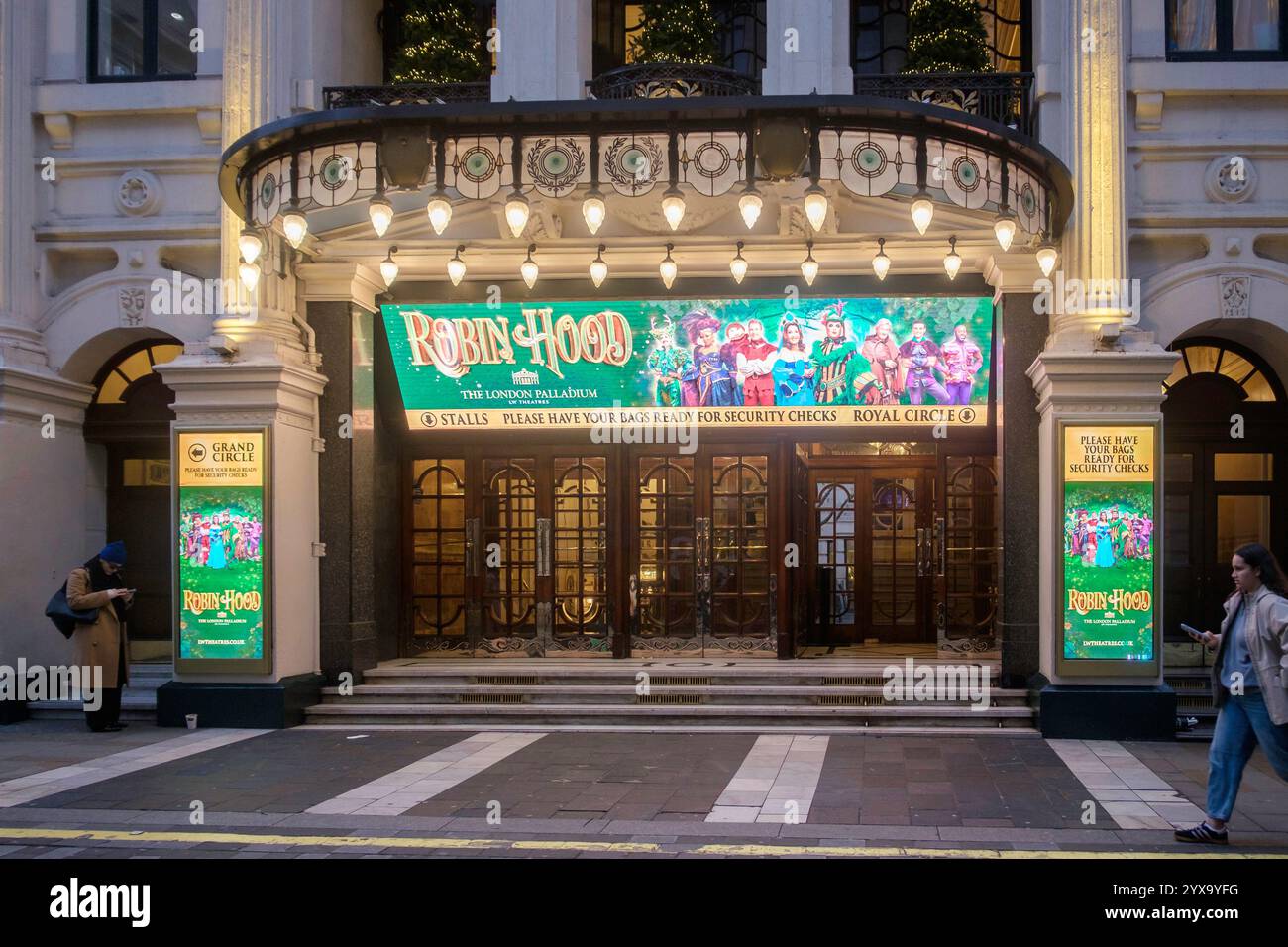 London Palladium Christmas 2024 pantomime produzione di Robin Hood, Londra, Regno Unito. Foto Stock