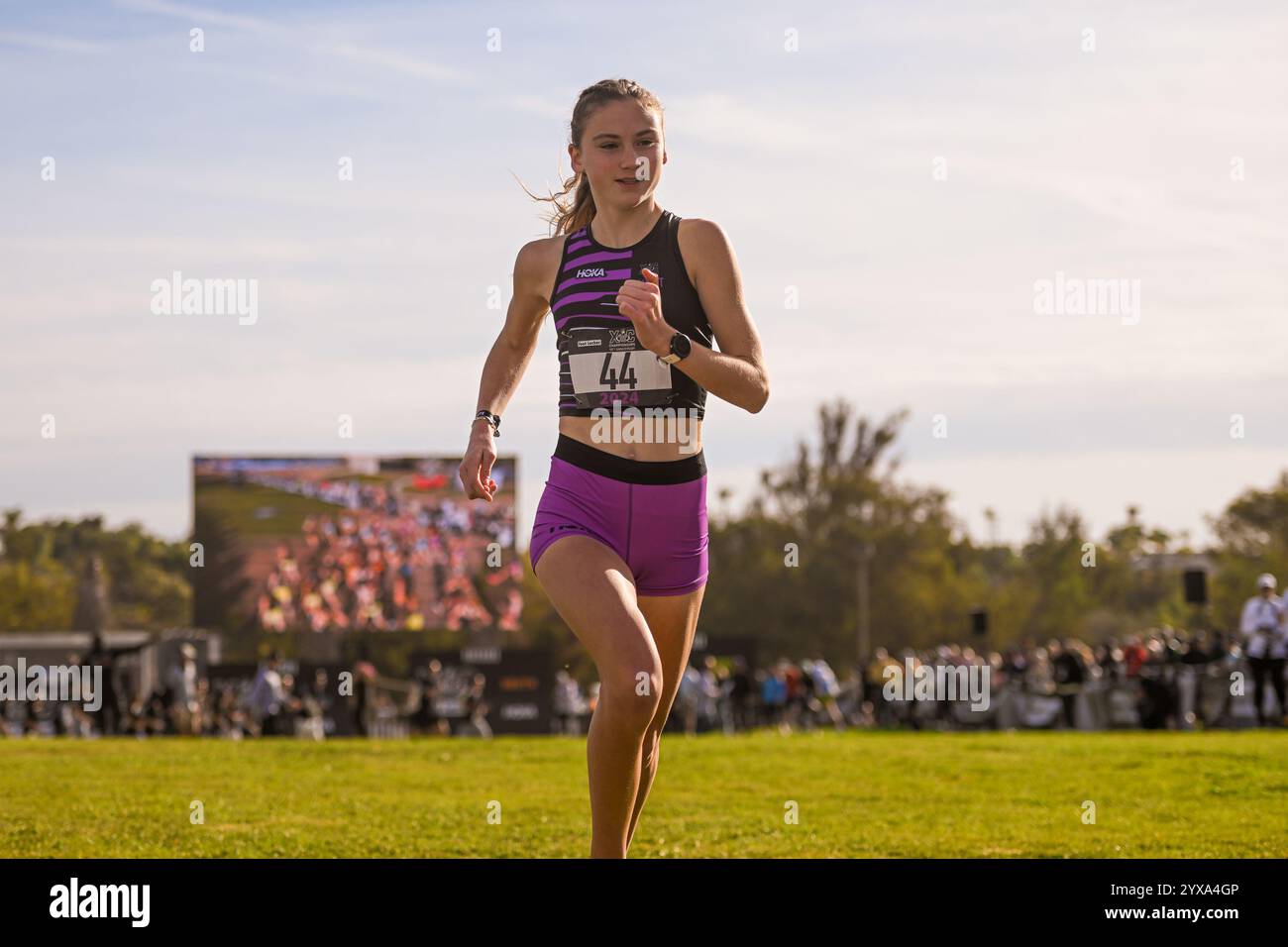 Adria Favero si piazza 21° nella gara femminile alle 18:30,1, durante i Campionati di fondo Foot Locker a Morley Field, sabato 14 dicembre 2024, a San Diego, Calif. (Thomas Fernandez/immagine dello sport) Foto Stock