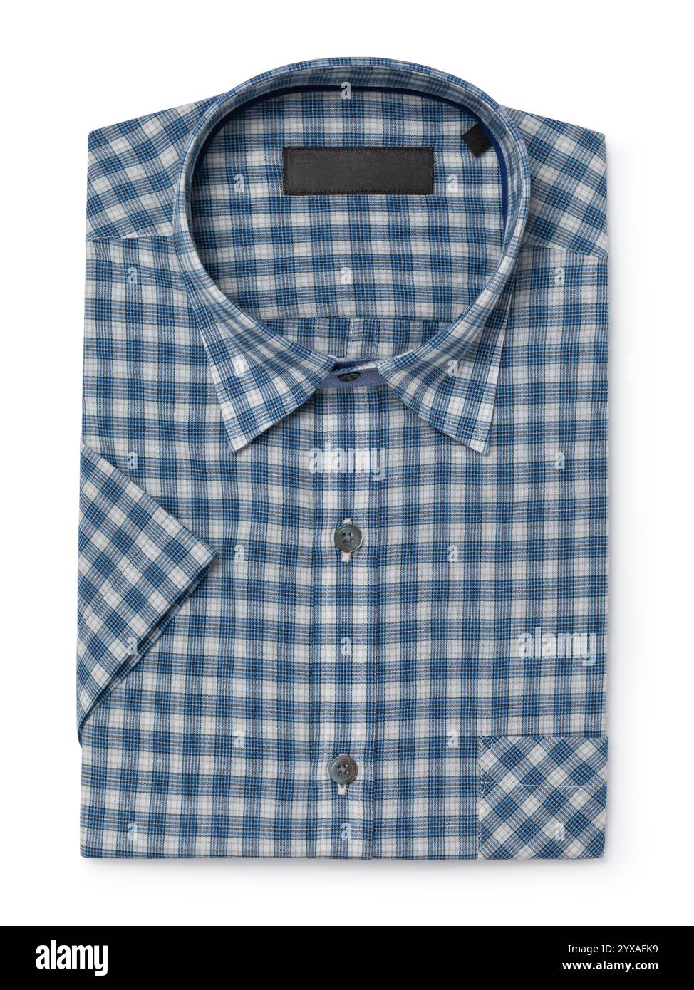 Camicia a manica corta piegata in tonalità tranquille e a quadri medi isolata su sfondo bianco Foto Stock