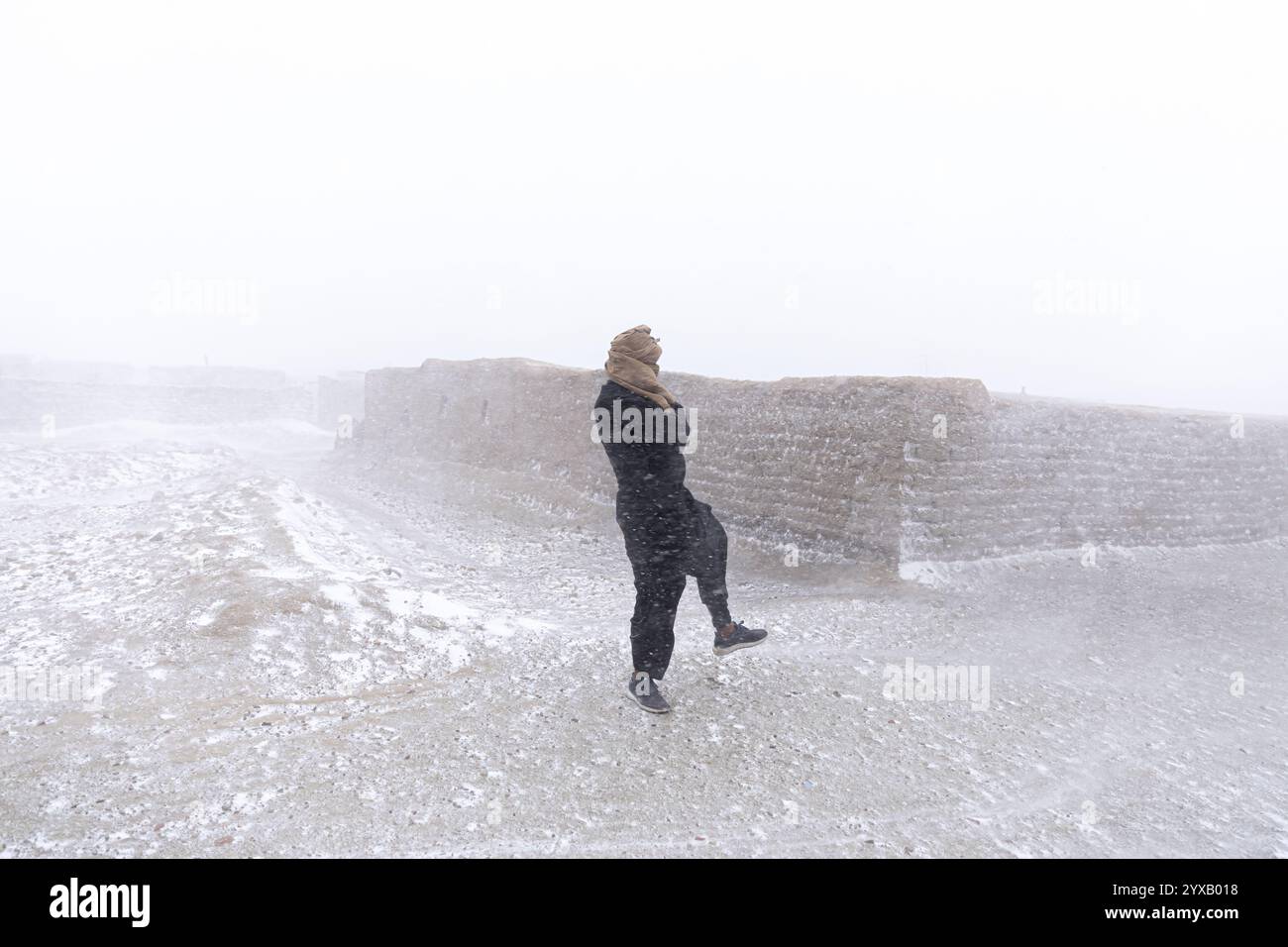 Quest'anno, l'inverno è iniziato molto presto in Afghanistan, siamo proprio alla fine dell'autunno, e i venti estremamente freddi e ghiacciati hanno reso la vita amara per molti Foto Stock