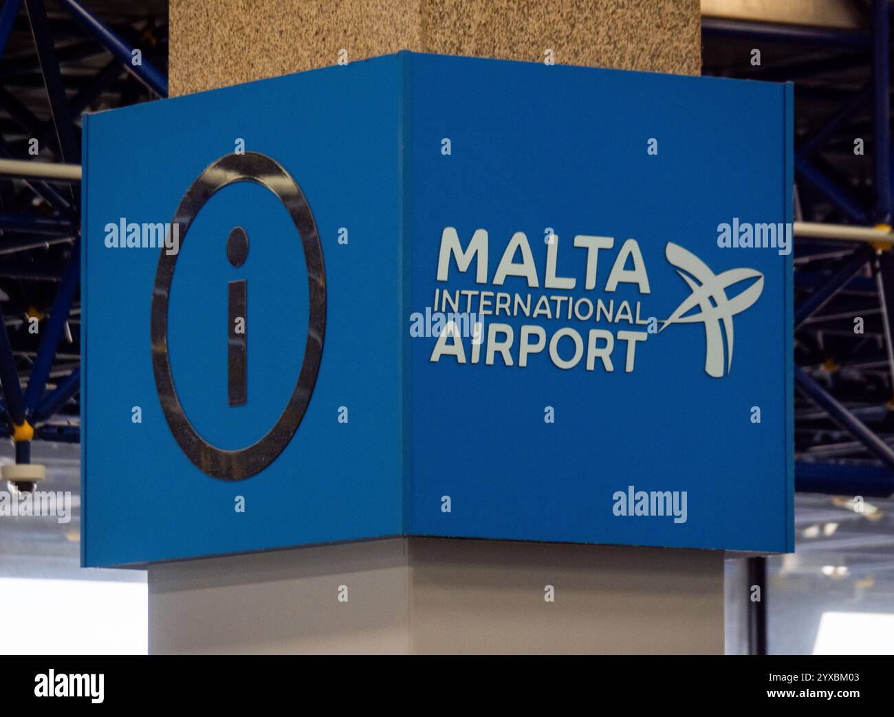 Segnaletica per l'aeroporto di Malta Foto Stock