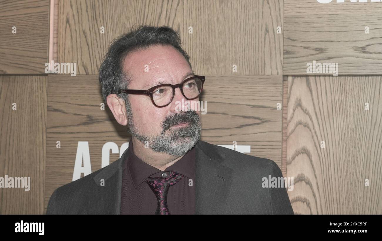NEW YORK, NEW YORK - 13 DICEMBRE 2024: James Mangold partecipa alla prima di "A complete Unknown" dei Searchlight Pictures al SVA Theater Foto Stock