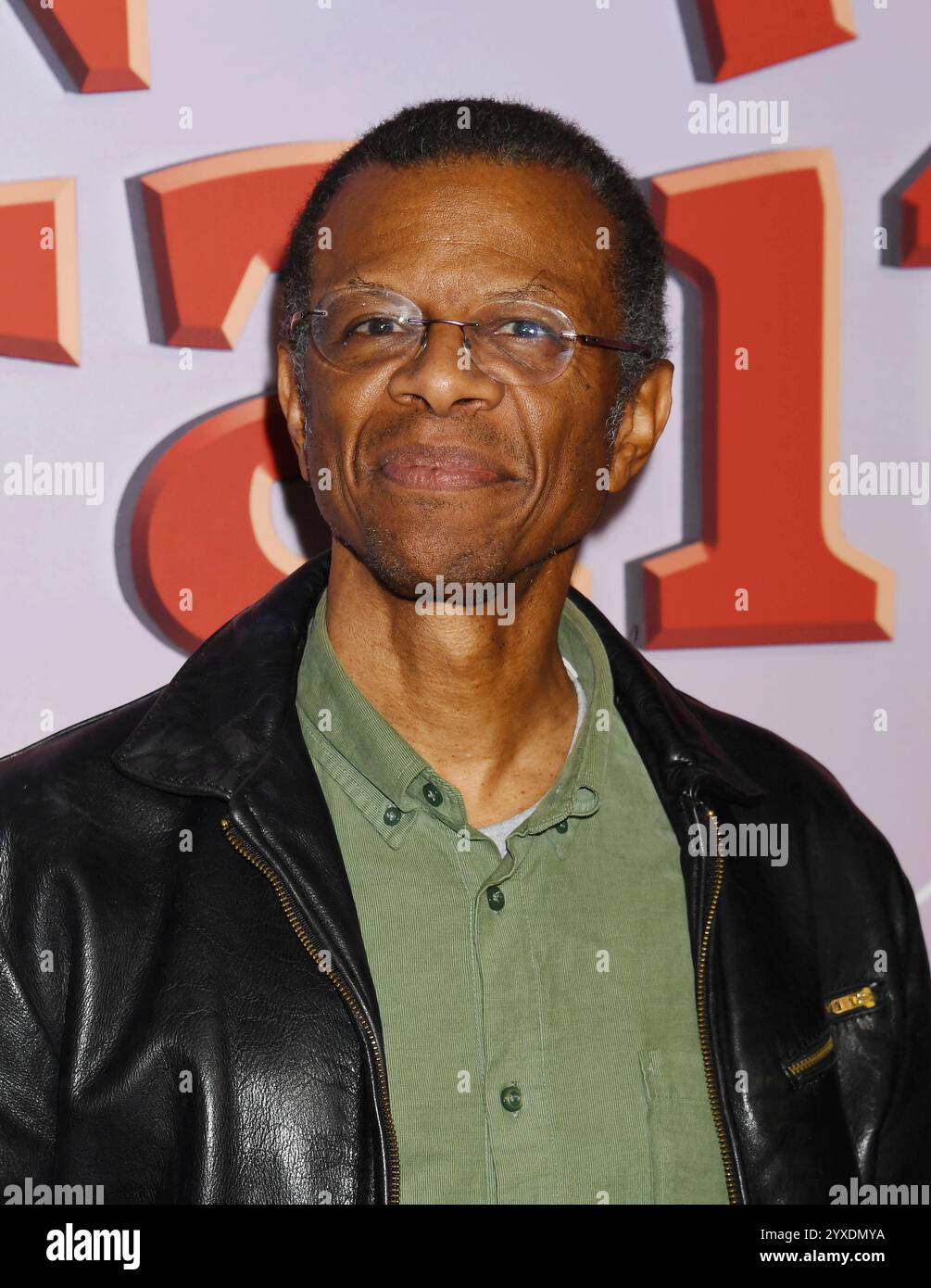 LOS ANGELES, CALIFORNIA - 13 DICEMBRE: Phil Lamarr partecipa allo speciale "The Simpsons" per la prima mondiale di "o c'mon All Ye Faith" di Disney+ Foto Stock