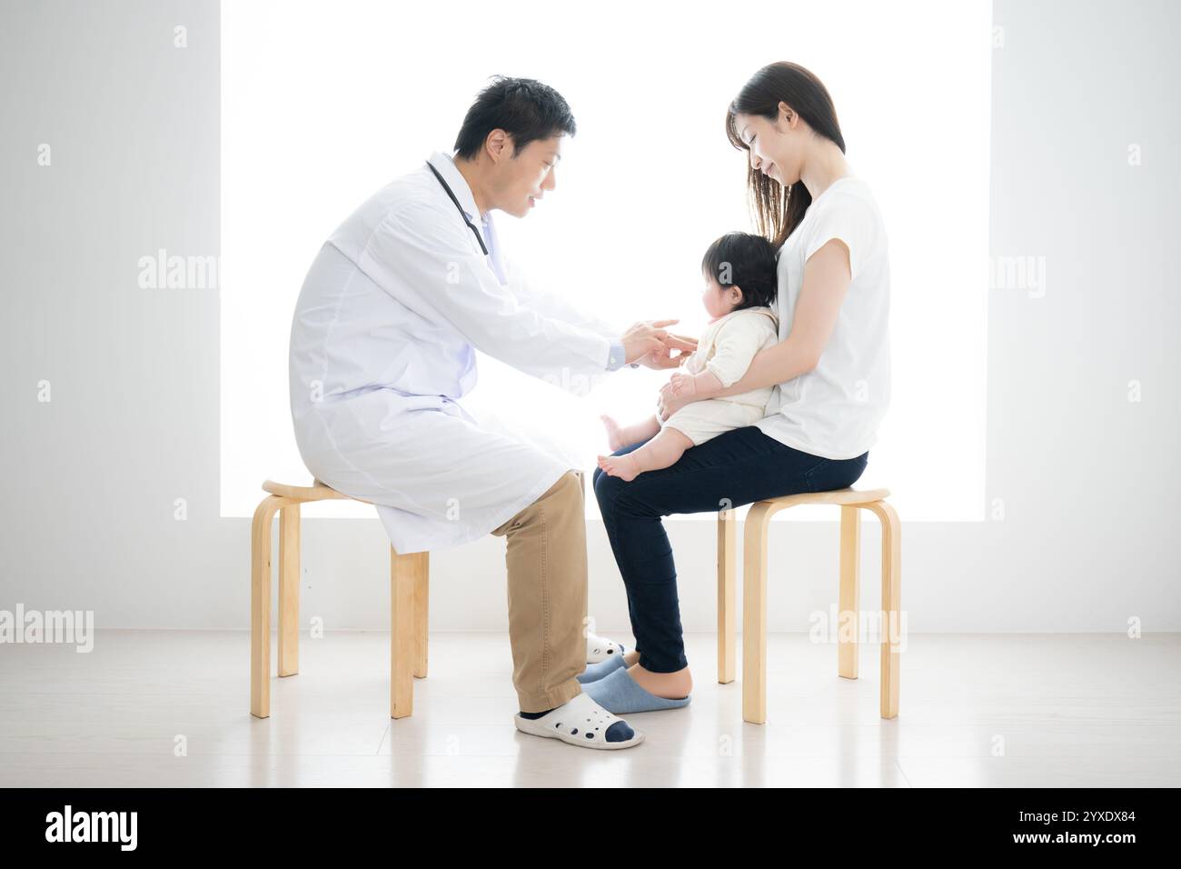 Il controllo medico del bambino Foto Stock