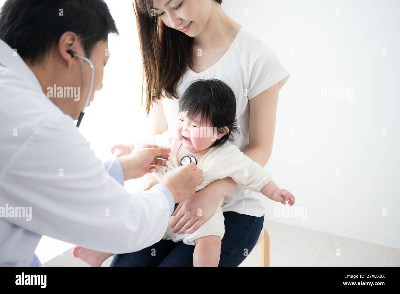 Il controllo medico del bambino Foto Stock