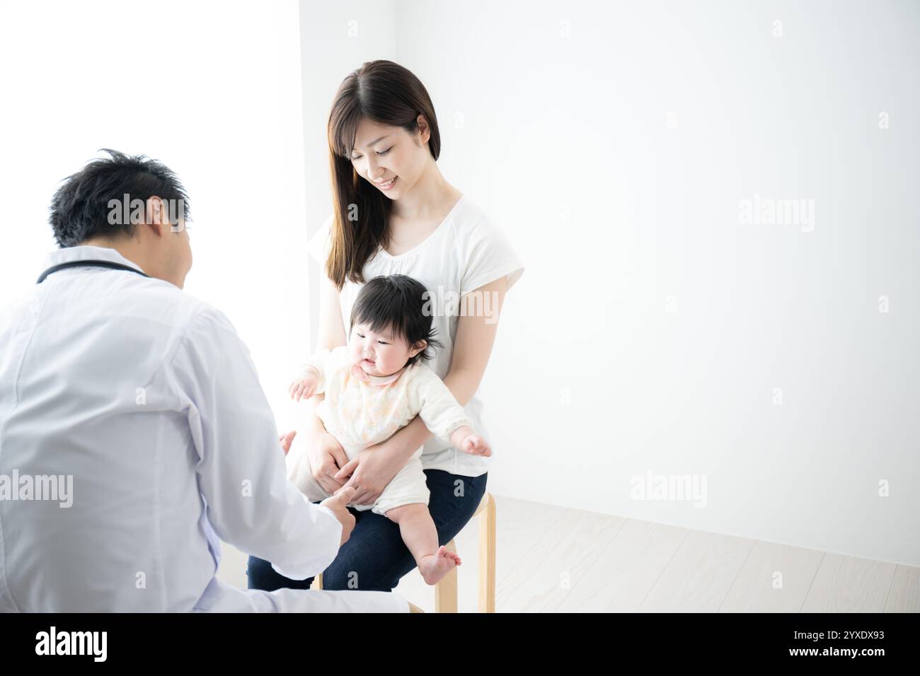 Il controllo medico del bambino Foto Stock