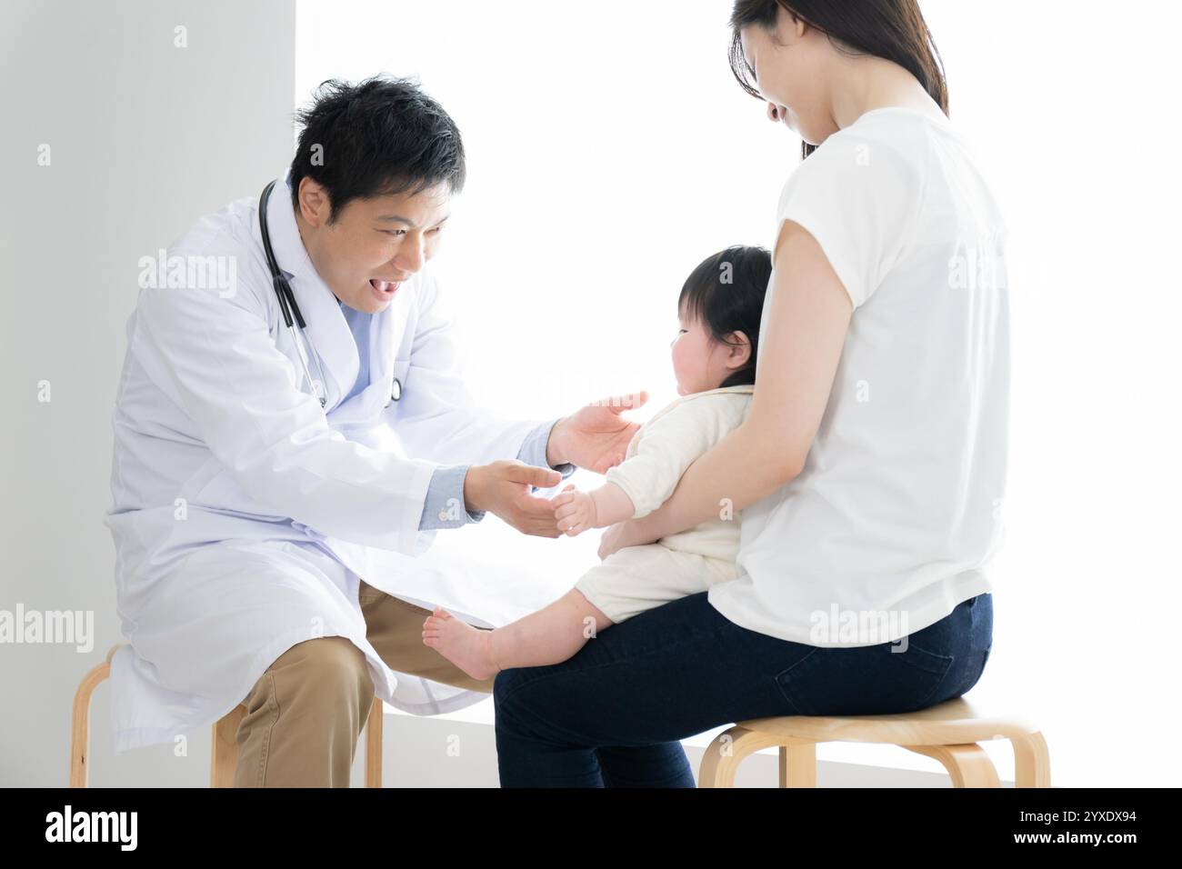 Il controllo medico del bambino Foto Stock