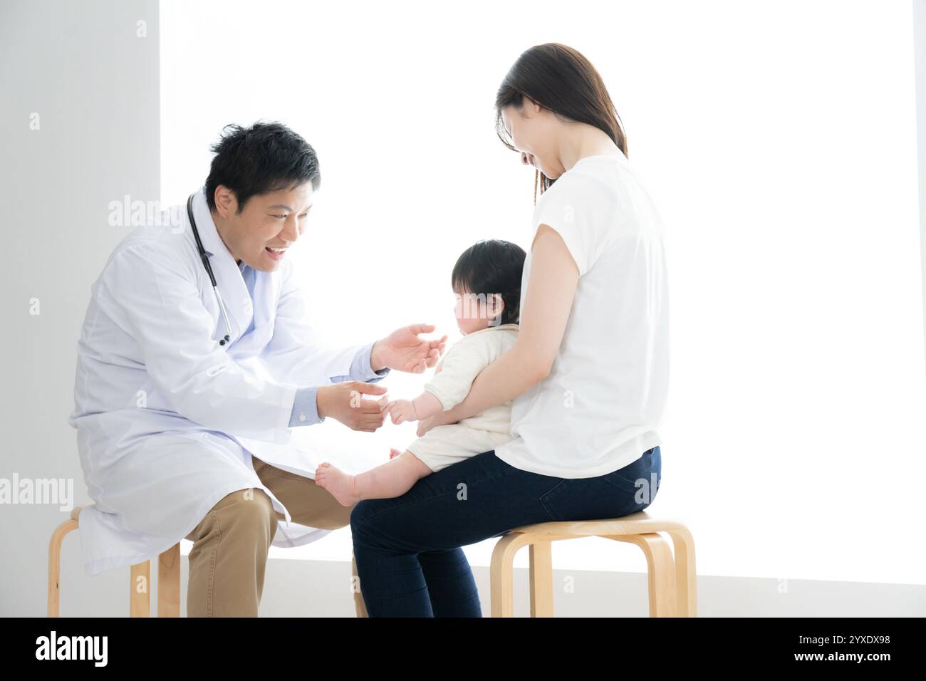 Il controllo medico del bambino Foto Stock