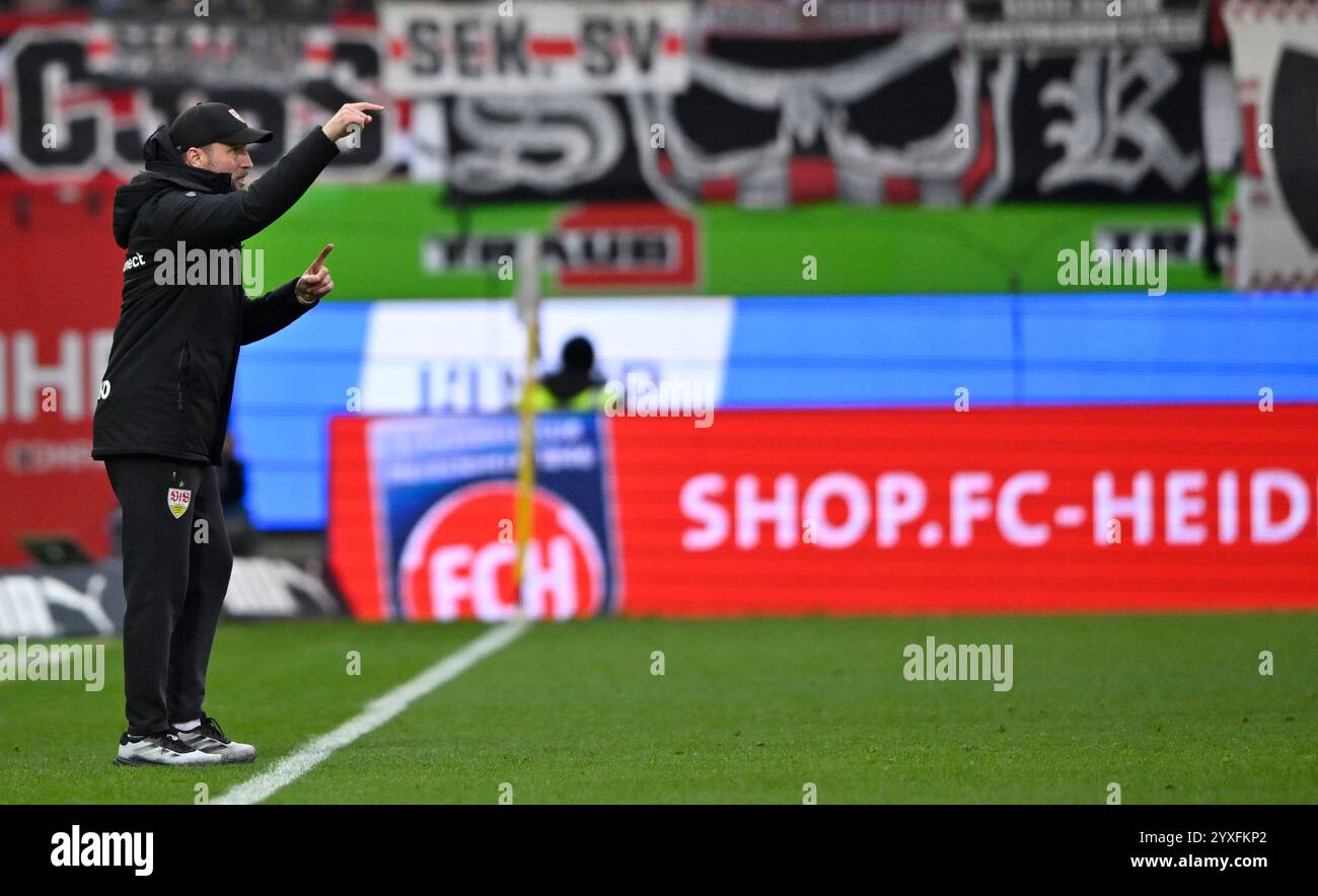 Allenatore Sebastian Hoeness VfB Stuttgart am Spielfeldrand Gestik Geste 1) FC HEIDENHEIM 1846 FCH VS VFB STUTTGART 15.12.2024 LE NORMATIVE DFL VIETANO QUALSIASI USO DI FOTOGRAFIE COME SEQUENZE DI IMMAGINI E/O QUASI-VIDEO Foto Stock