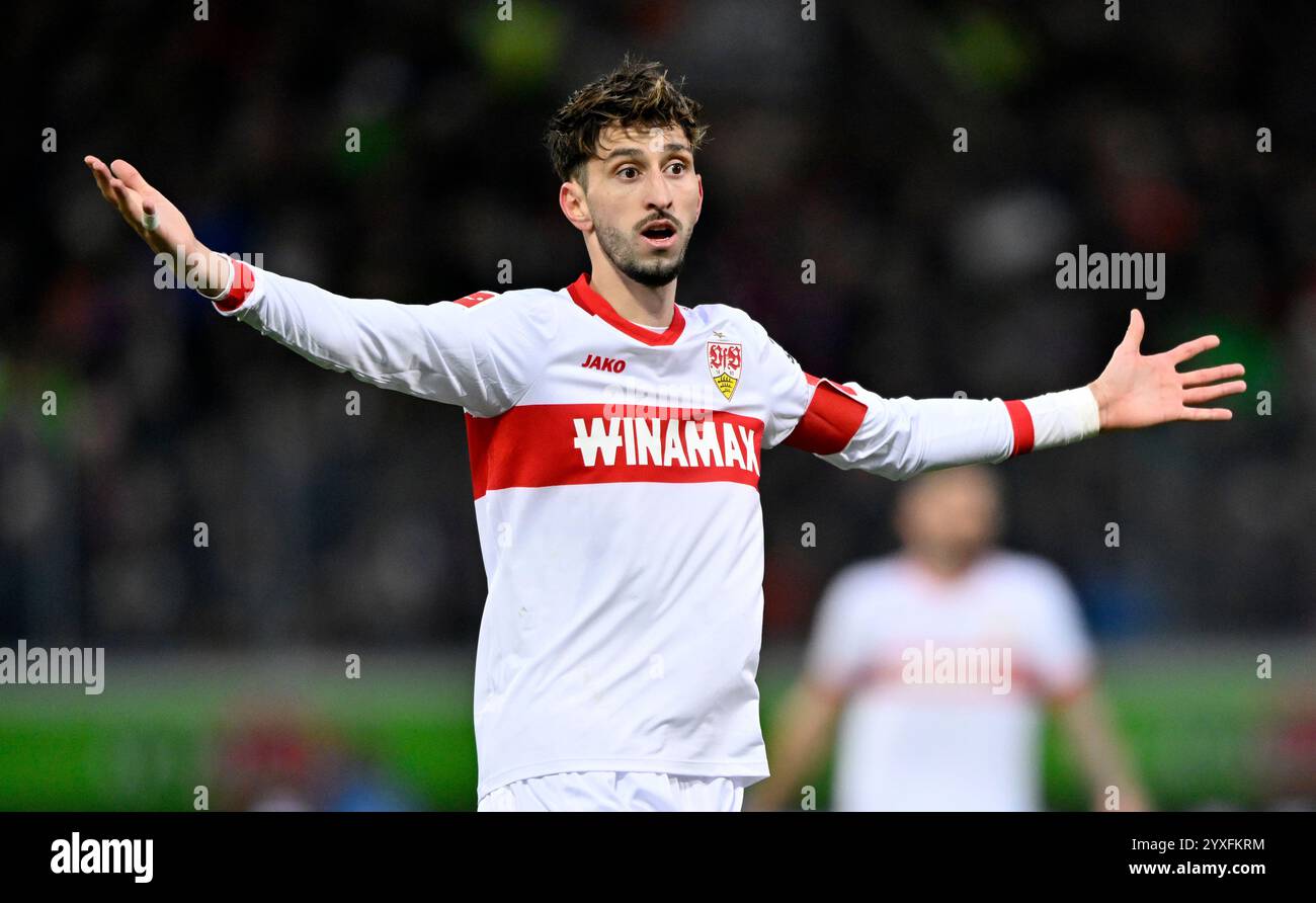 Atakan Karazor VfB Stoccarda (16) Gestik Geste 1) FC HEIDENHEIM 1846 FCH VS VFB STUTTGART 15.12.2024 LE NORMATIVE DFL VIETANO QUALSIASI USO DI FOTOGRAFIE COME SEQUENZE DI IMMAGINI E/O QUASI-VIDEO Foto Stock