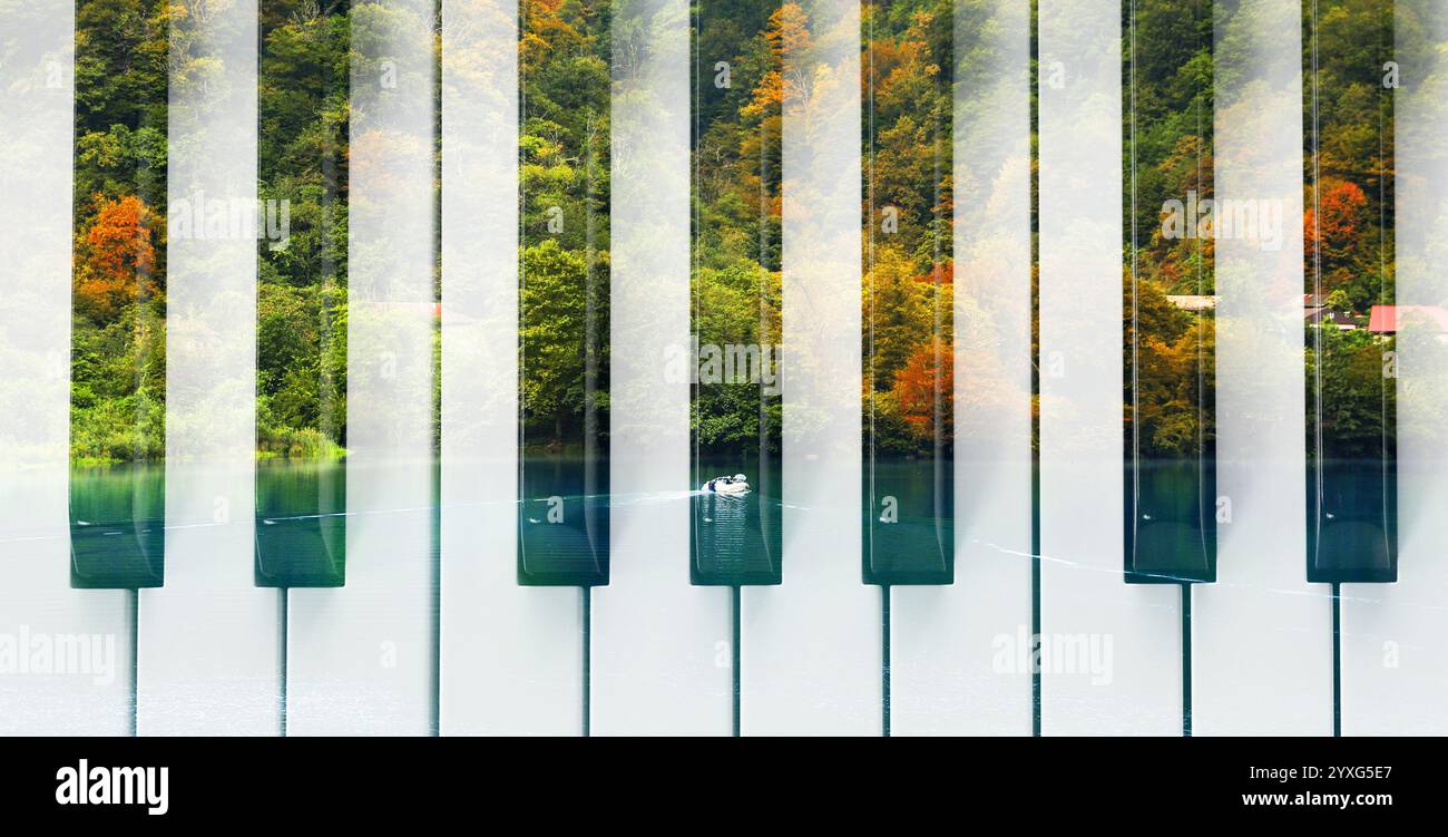 Tastiera a pianoforte e paesaggio bellissimo, doppia esposizione. Potenza musicale stimolante o rilassante. Design banner Foto Stock
