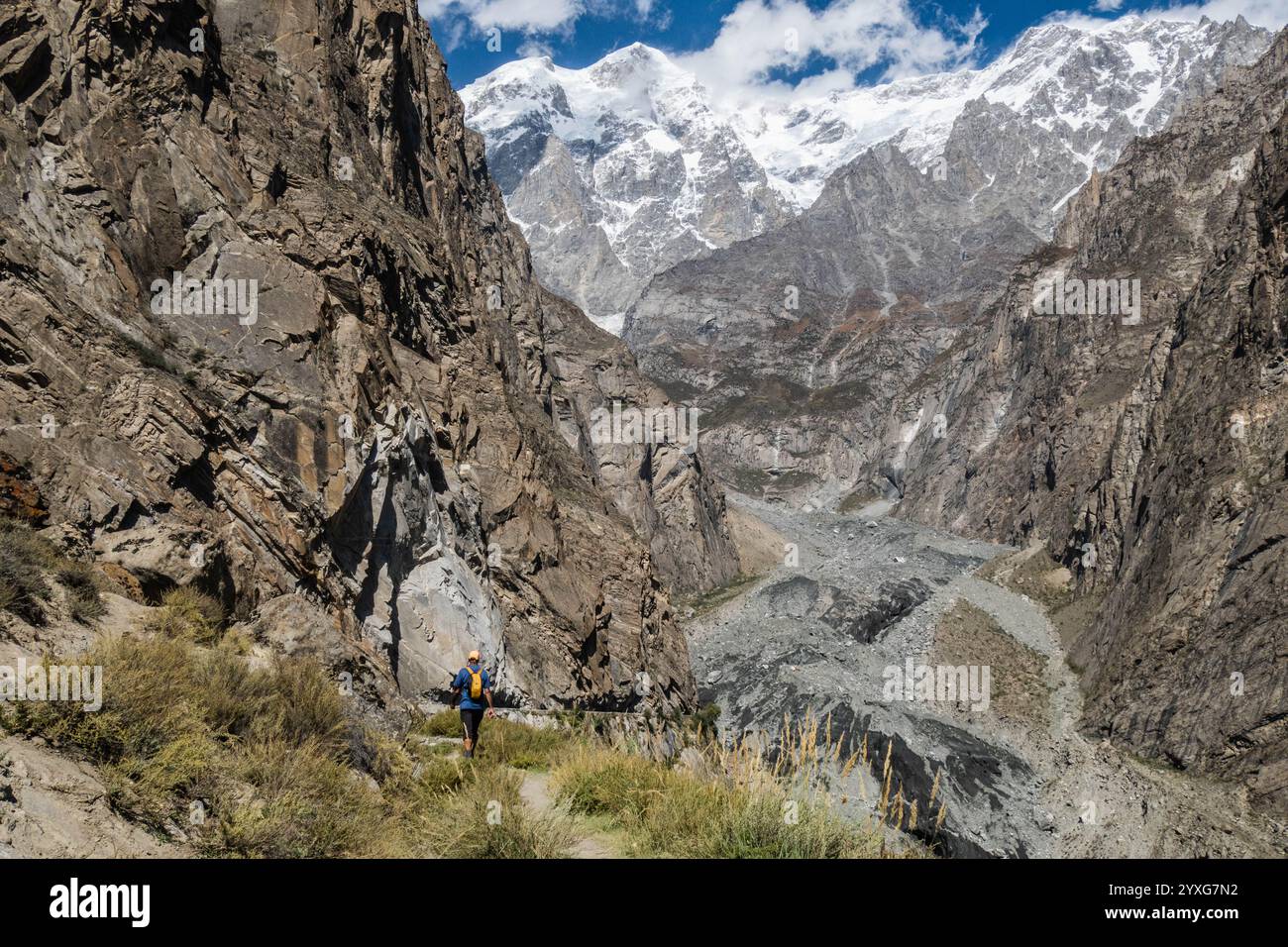 Trekking a Ultar Meadows, Karimabad, Hunza, Gilgit-Baltistan, Pakistan Foto Stock