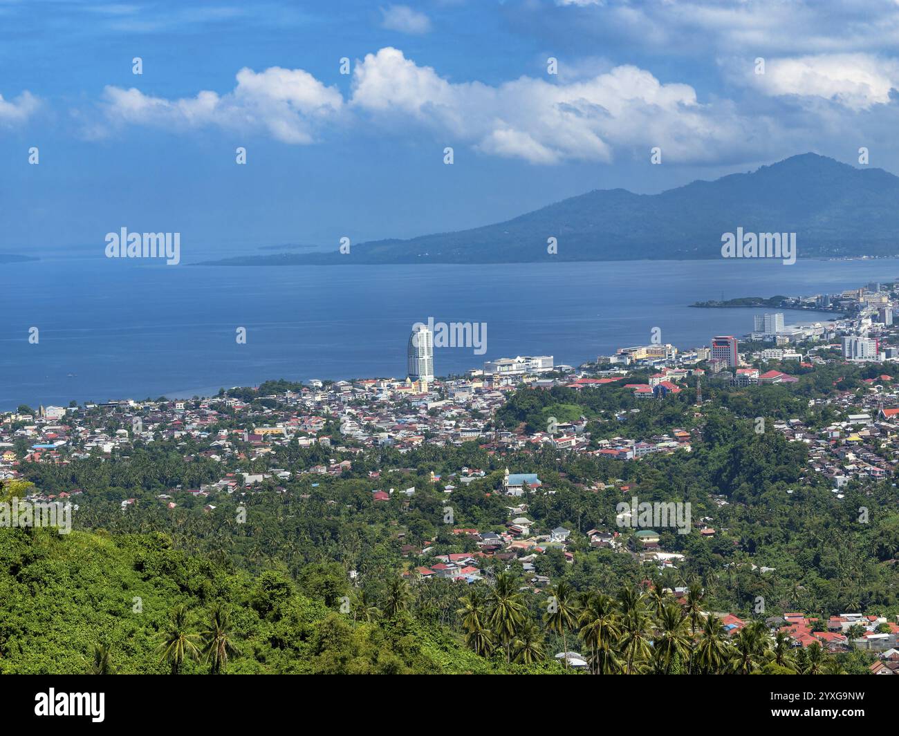 Panorama cittadino, Manado, Sulawesi Foto Stock