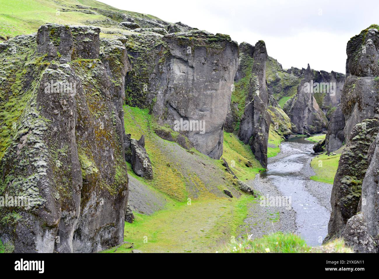 Canyon Fjadrargljufur e fiume Fjadrá. Kirkjubaejarklaustur, Islanda. Foto Stock
