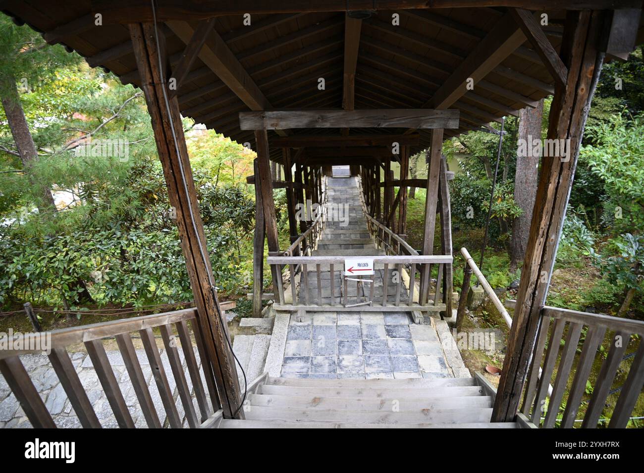 Garyoro (Reclining Dragon Corridor) collega il kaisan-do a Otama-ya sulla base del Kōdai-ji a Higashiyama-ku, Kyoto, Giappone. Foto Stock