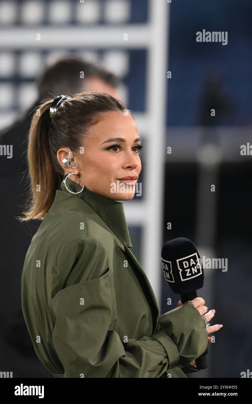 Stadio Olimpico, Roma, Italia. 16 dicembre 2024. Calcio di serie A; Lazio contro Inter Milan; Diletta Leotta commentatrice DAZN Credit: Action Plus Sports/Alamy Live News Foto Stock