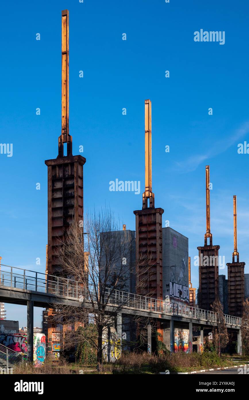 Parco Dora; Torino; Italia. L'architettura post-industriale è stata riqualificata come parco pubblico. Foto Stock