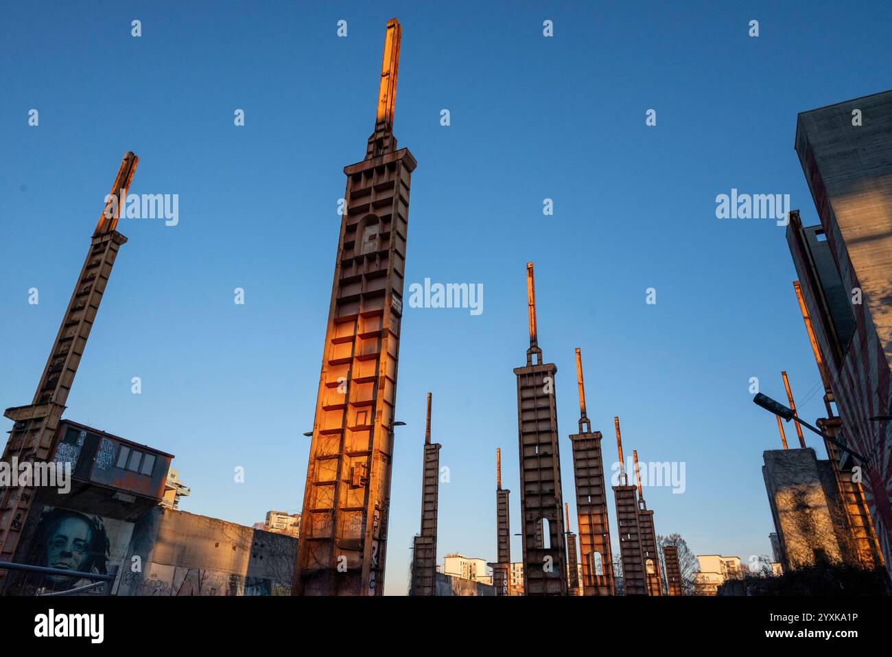 Parco Dora; Torino; Italia. L'architettura post-industriale è stata riqualificata come parco pubblico. Foto Stock