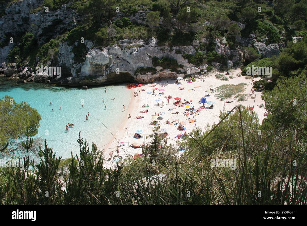 Isole Baleari. Isola di Minorca. Cala Macarelleta. Il paesaggio della costa. Isola del Sud. Spagna. L'Europa. Foto Stock