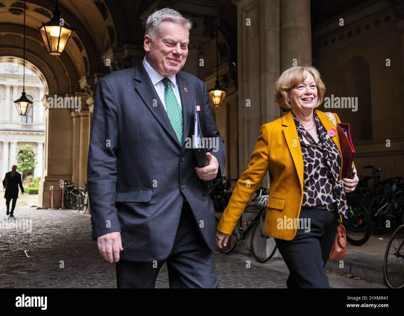 Nick Thomas–Symonds, Paymaster General e Angela Smith, Baronessa Smith di Basildon, leader della camera dei lord, Downing Street, Londra, Foto Stock