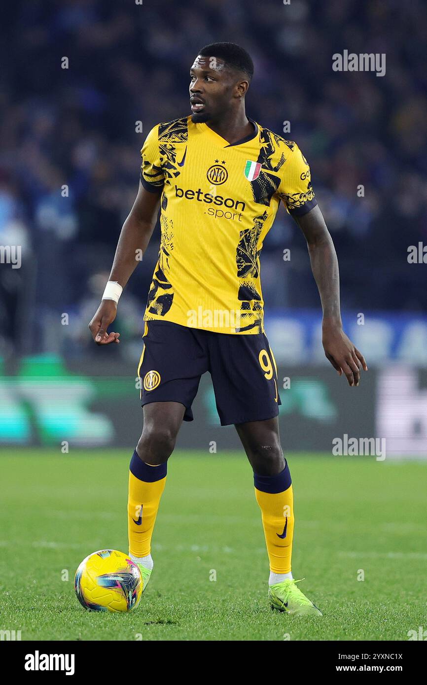 Roma, Italia. 16 dicembre, 2024. Marcus Thuram dell'Internazionale in azione durante il campionato italiano di serie A partita di calcio tra SS Lazio e FC Foto Stock