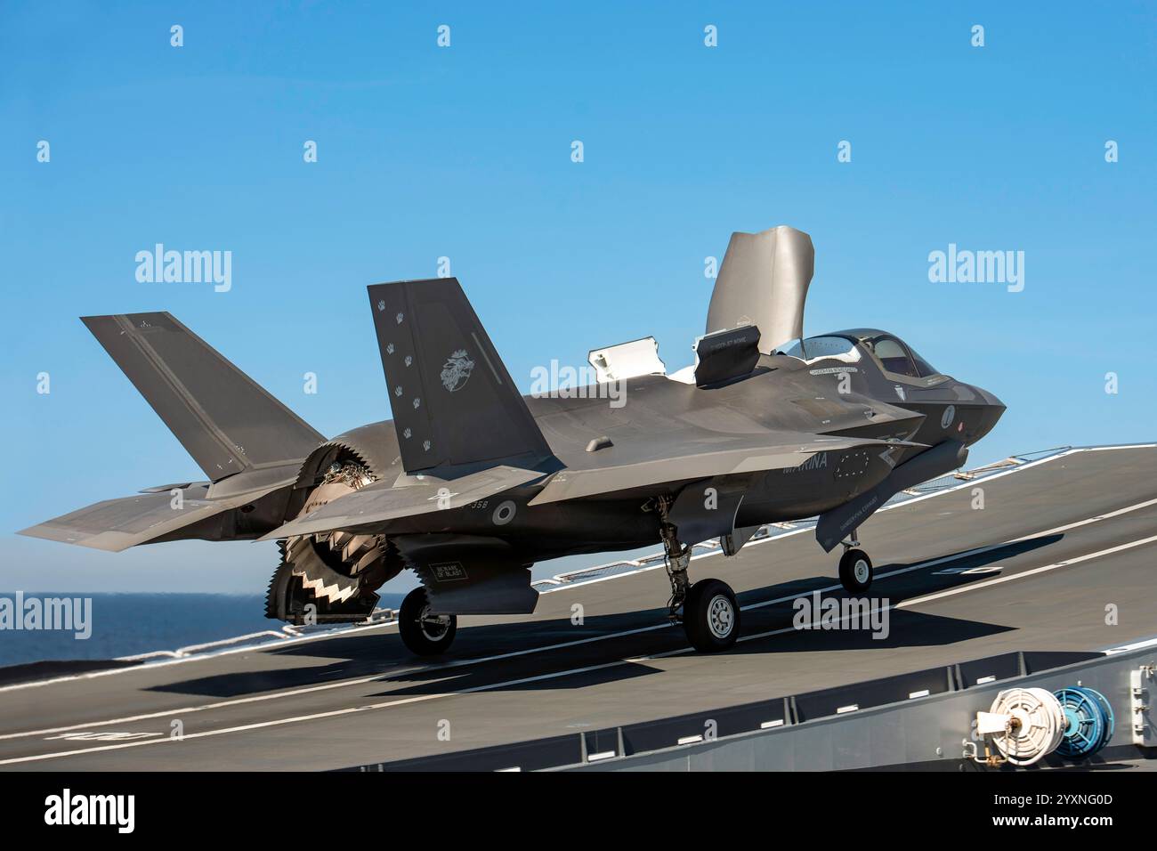 F-35B della Marina militare Italiana decollo dalla portaerei ITS Cavour. Foto Stock