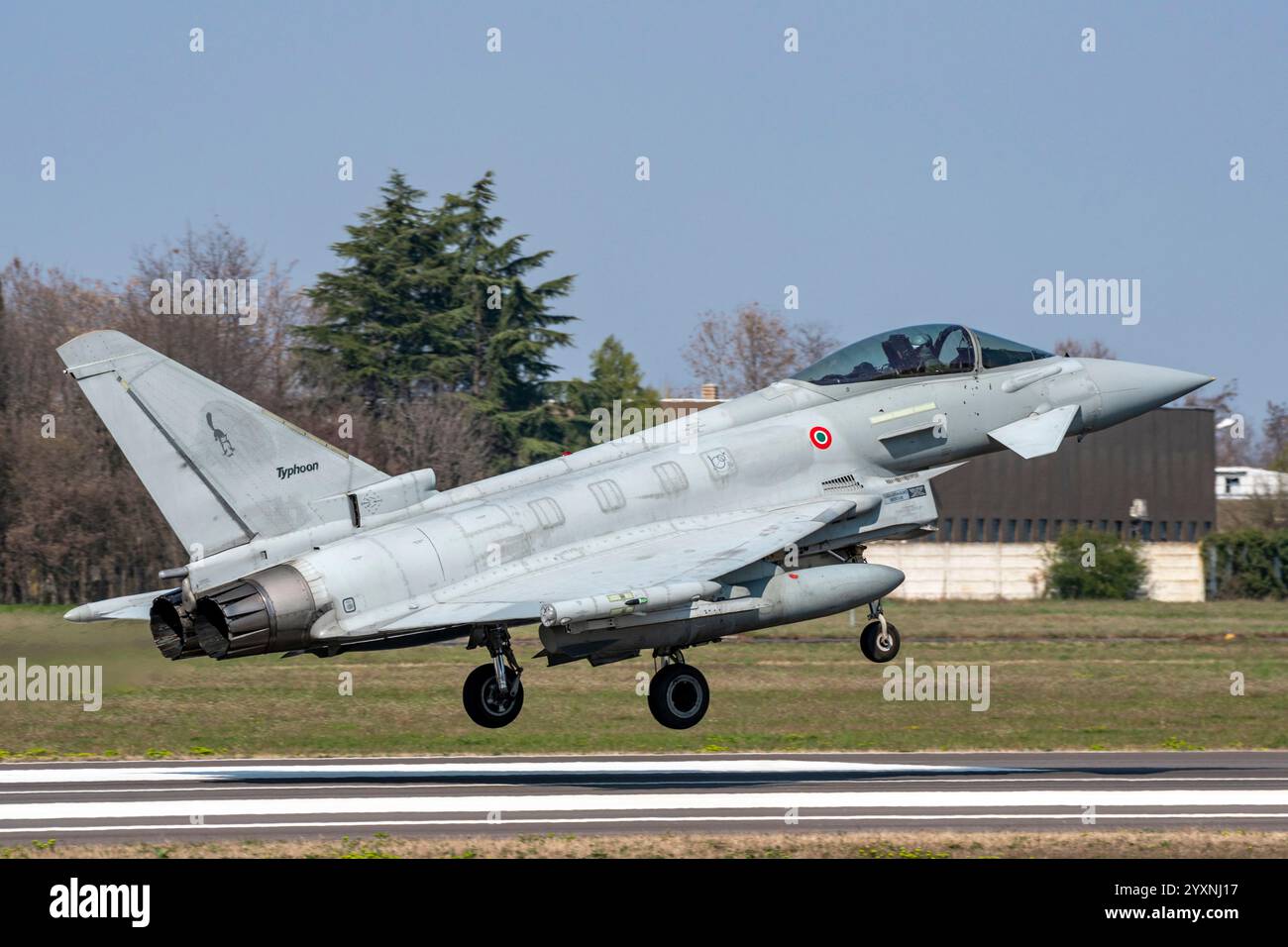 Aeronautica militare Italiana EF-2000 Typhoon atterra alla base aerea di Istrana, Italia. Foto Stock