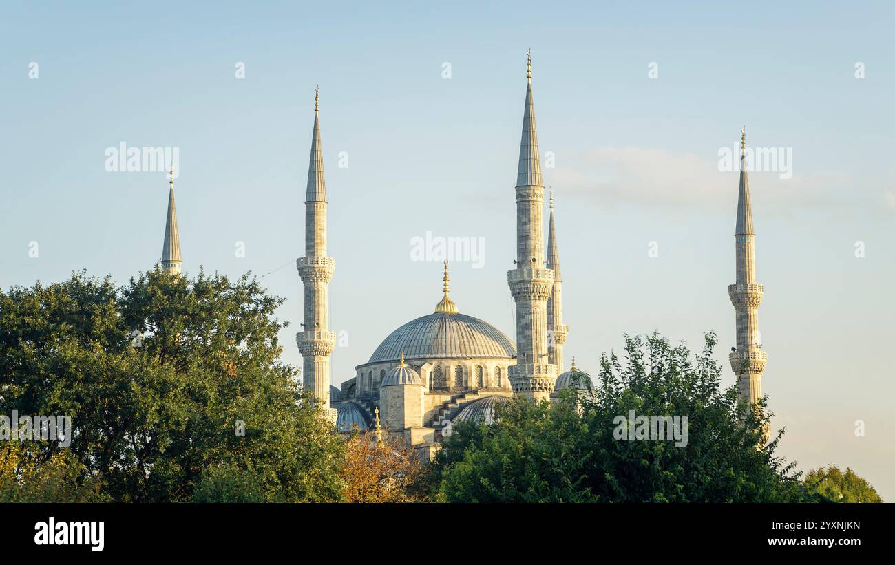 Minareti della Moschea del Sultano Ahmet, Istanbul, Turchia Foto Stock