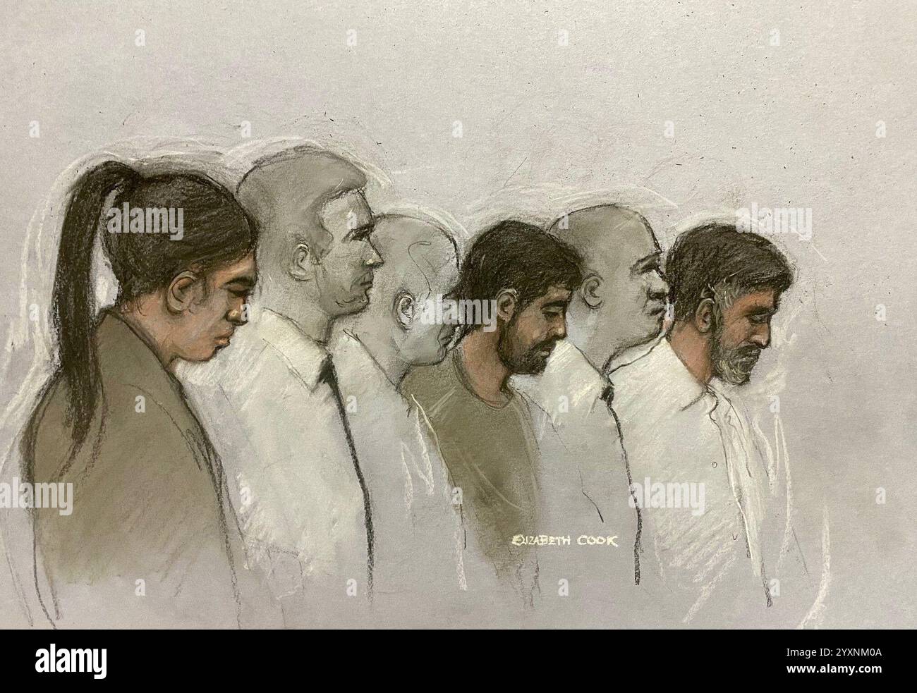 Schizzo dell'artista di corte di Elizabeth Cook della matrigna di Sara Sharif Beinash Batool, zio Faisal Malik e padre Urfan Sharif che appaiono per la condanna per la morte del bambino di 10 anni, all'Old Bailey di Londra. Sharif e Batool sono state incarcerate a vita all'Old Bailey per il suo omicidio, con un periodo minimo di 40 anni e 33 anni rispettivamente. Malik è stato imprigionato per 16 anni. Data foto: Martedì 17 dicembre 2024. Foto Stock