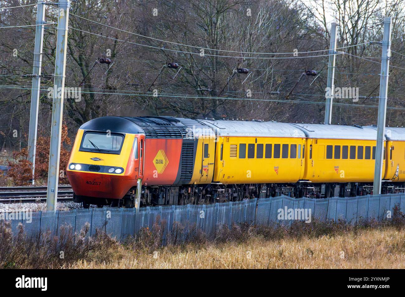 Il treno di collaudo della rete ferroviaria passa per Winwick sulla West Oast Main Line e arriva a Carlisle Network Rail PLPR test Train Colas Rail 43277 43257 Foto Stock