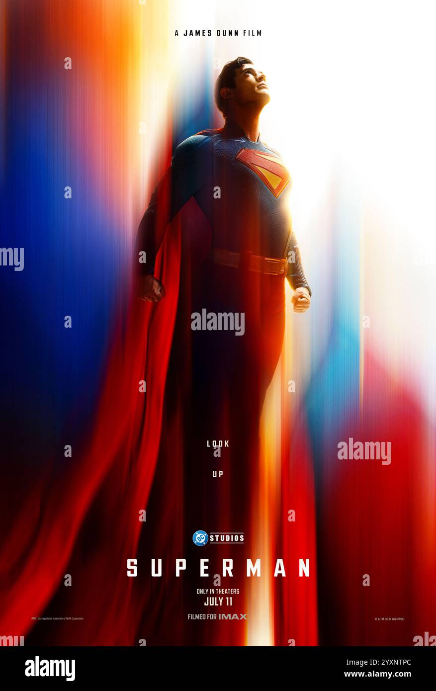 Superman (2025) diretto da James Gunn e interpretato da Nicholas Hoult, Isabela Merced e Frank Grillo. L'incarnazione della verità, della giustizia e del modo americano ritorna ai giorni nostri. SOLO PER USO EDITORIALE del poster teaser STATUNITENSE. Crediti: BFA / Warner Bros Foto Stock