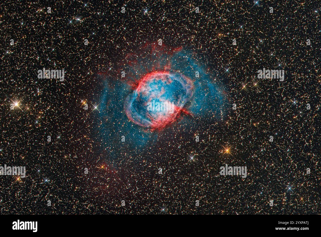 Nebulosa planetaria Messier 27, nota anche come nebulosa Dumbbell. Foto Stock
