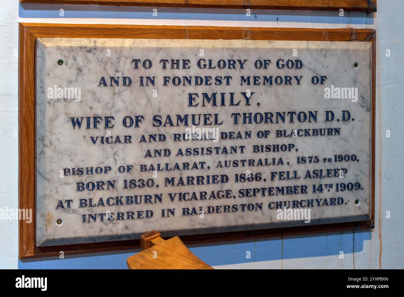 Targa commemorativa nella cripta della cattedrale di Blackburn. Foto Stock