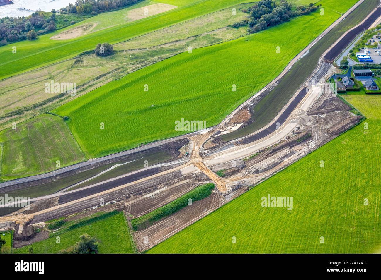 Veduta aerea, cantiere in costruzione sulla diga tra Dornick e Dornicksche Ward, zona di conservazione del paesaggio LSG, Vrasselt, Emmerich am Rhein, Lower RH Foto Stock