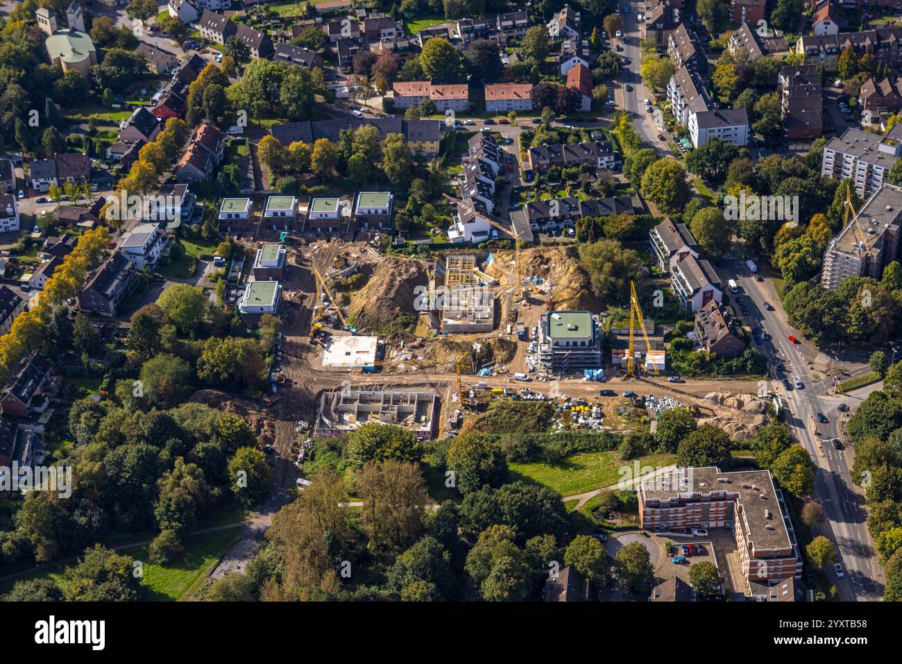 Vista aerea, cantiere dell'ex vivaio Bocholder Straße con nuove case multifamiliari e case occupate dai proprietari a an der Gärtnerei, Bochold, Foto Stock