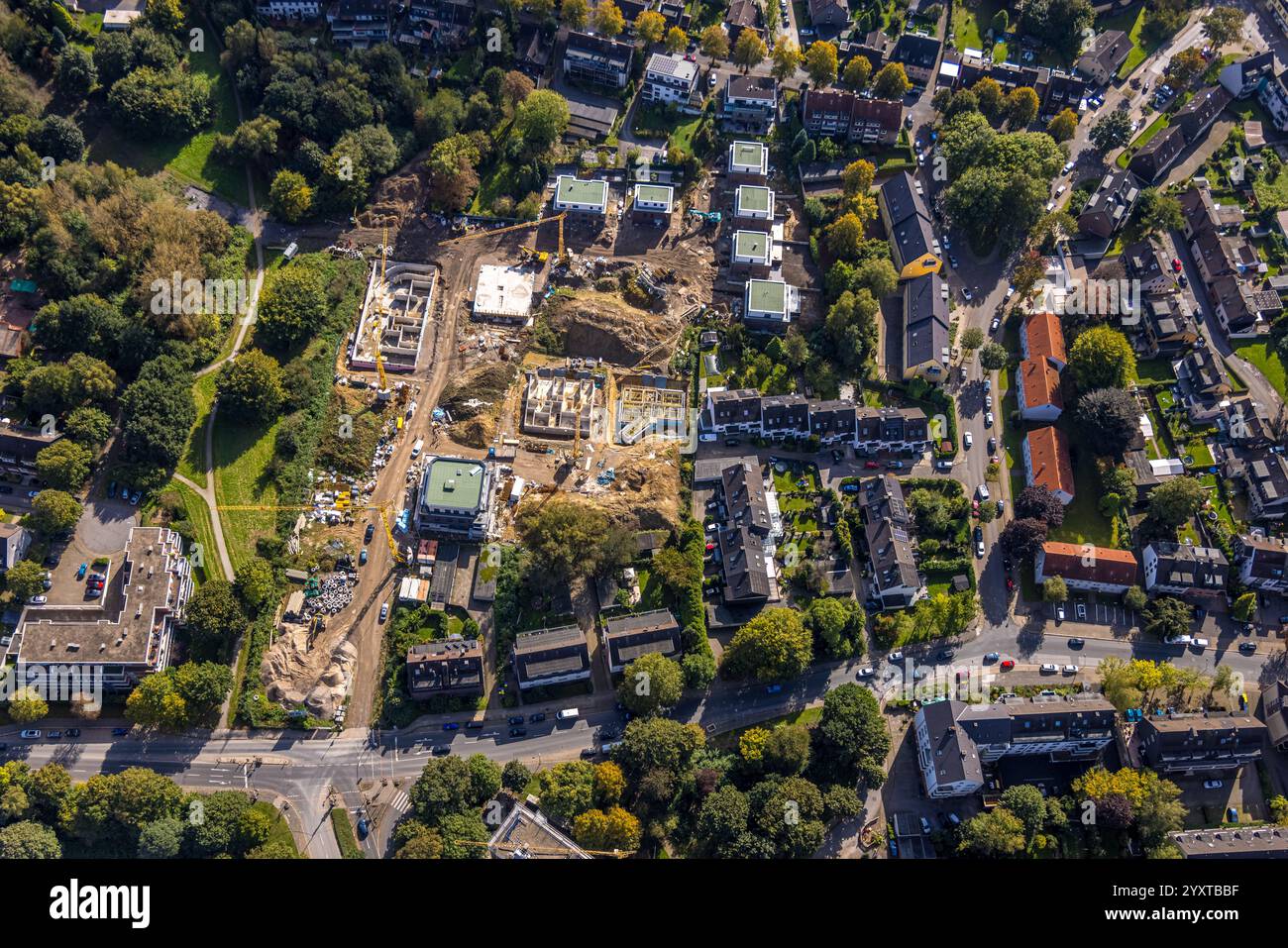Vista aerea, cantiere dell'ex vivaio Bocholder Straße con nuove case multifamiliari e case occupate dai proprietari a an der Gärtnerei, Bochold, Foto Stock