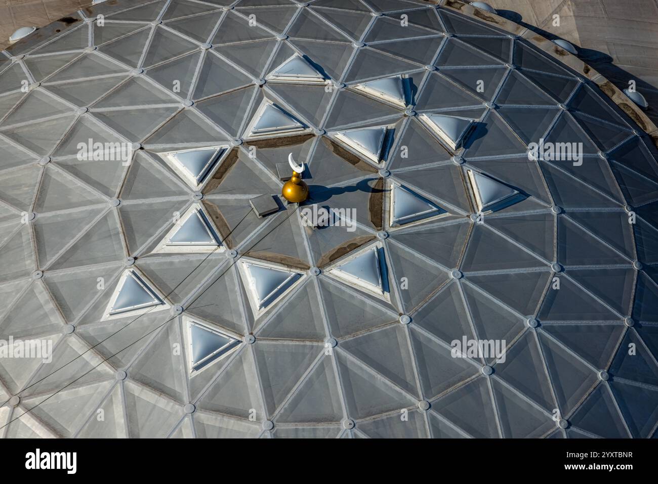 Vista aerea, costruzione del tetto della moschea centrale DITIB Essen, la moschea Merkez, in der Hagenbeck, Altendorf, Essen, zona della Ruhr, Renania settentrionale-Vestfalia Foto Stock