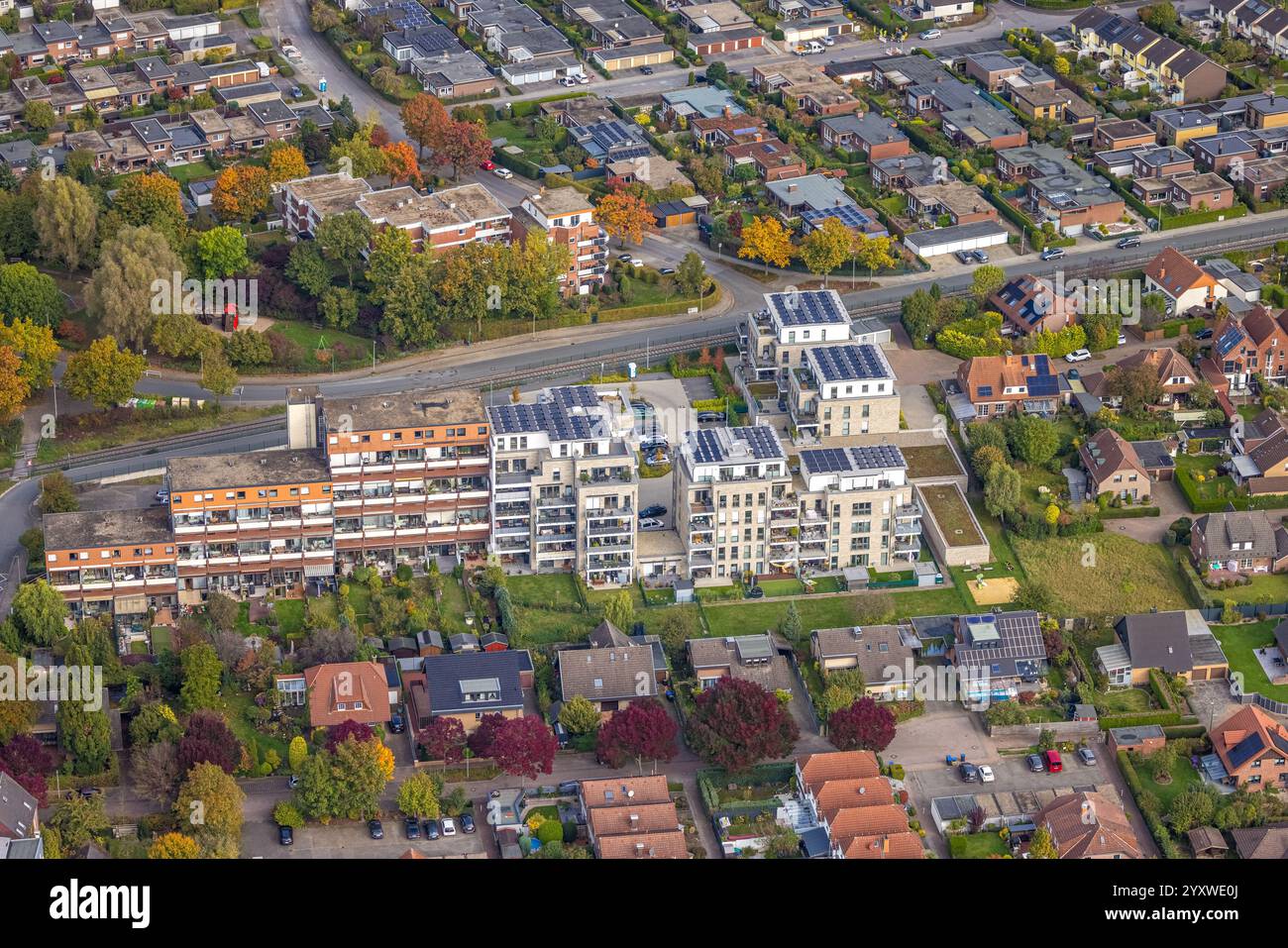 Vista aerea, nuovo edificio residenziale con tetto solare a Grenzweg, casa unifamiliare con giardino Feuerdornstraße, Uentrop, Hamm, zona della Ruhr, North RH Foto Stock