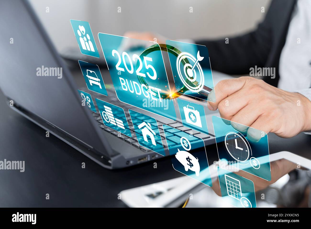 2025 pianificazione del budget e concetto di gestione. Calcolare i ricavi e le spese dell'azienda, l'allocazione del budget aziendale per la gestione aziendale o del progetto. Corp Foto Stock