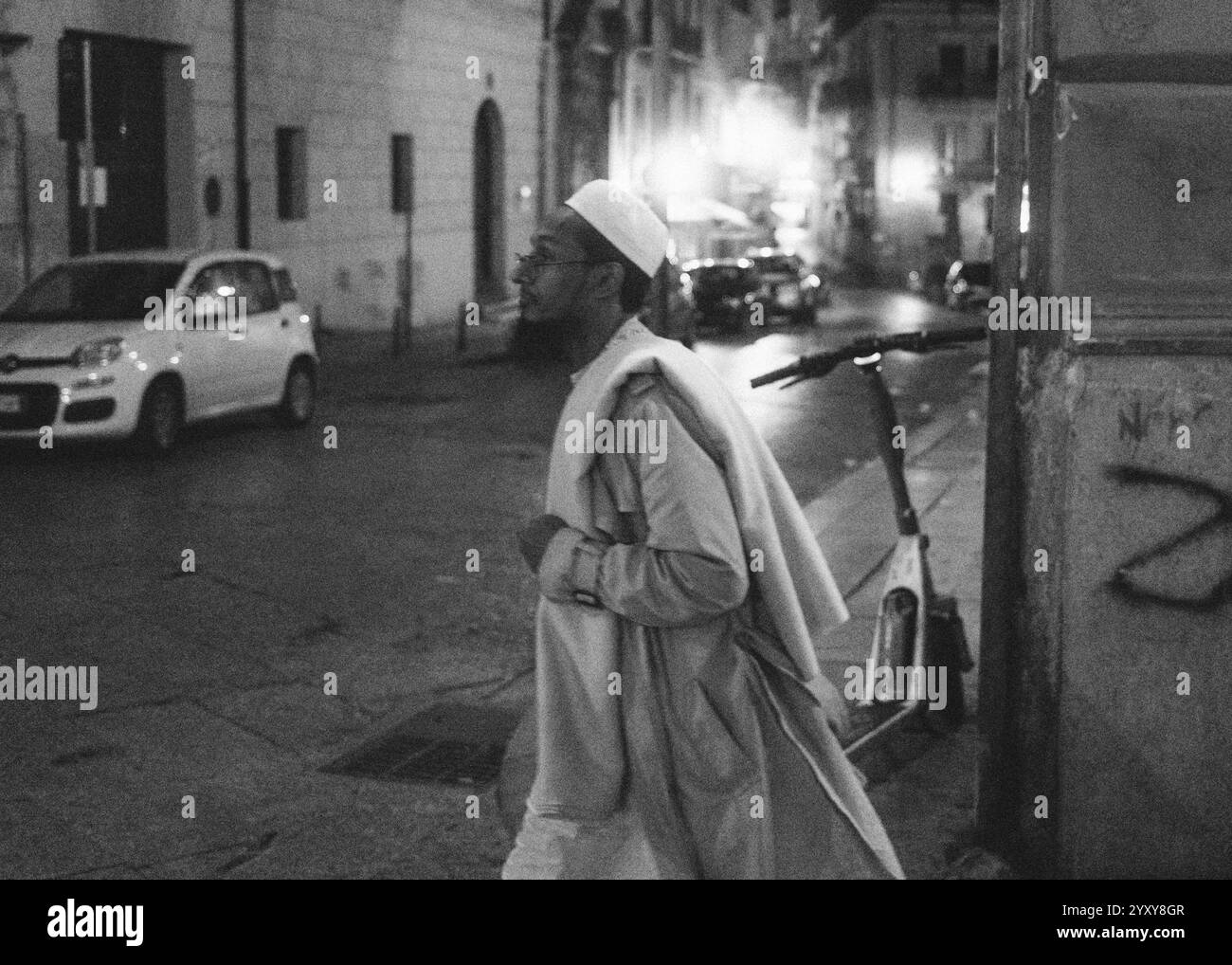 Palermo, Sicilia, 21.11.2024: Palermo, la vibrante capitale della Sicilia, è un luogo dove storia e vita moderna si fondono senza sforzo. Passeggia attraverso la B. Foto Stock