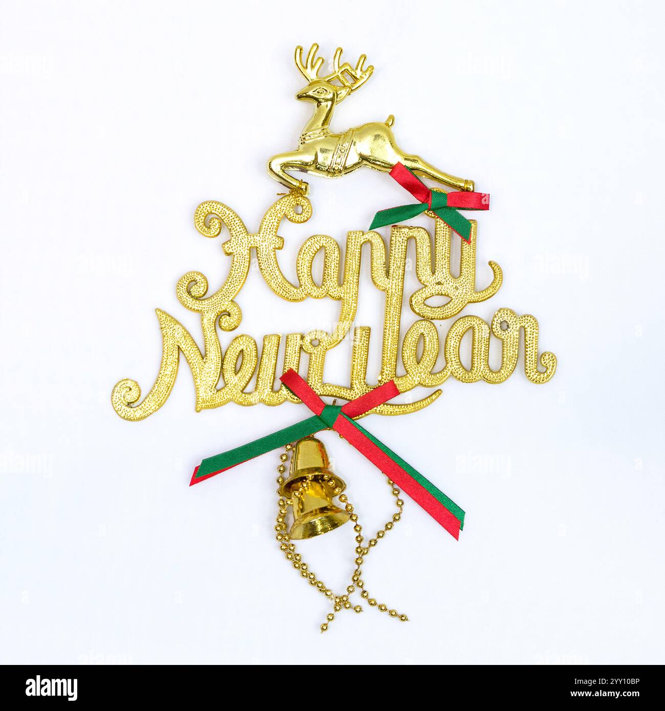 albero di natale e decorazioni su sfondo bianco Foto Stock