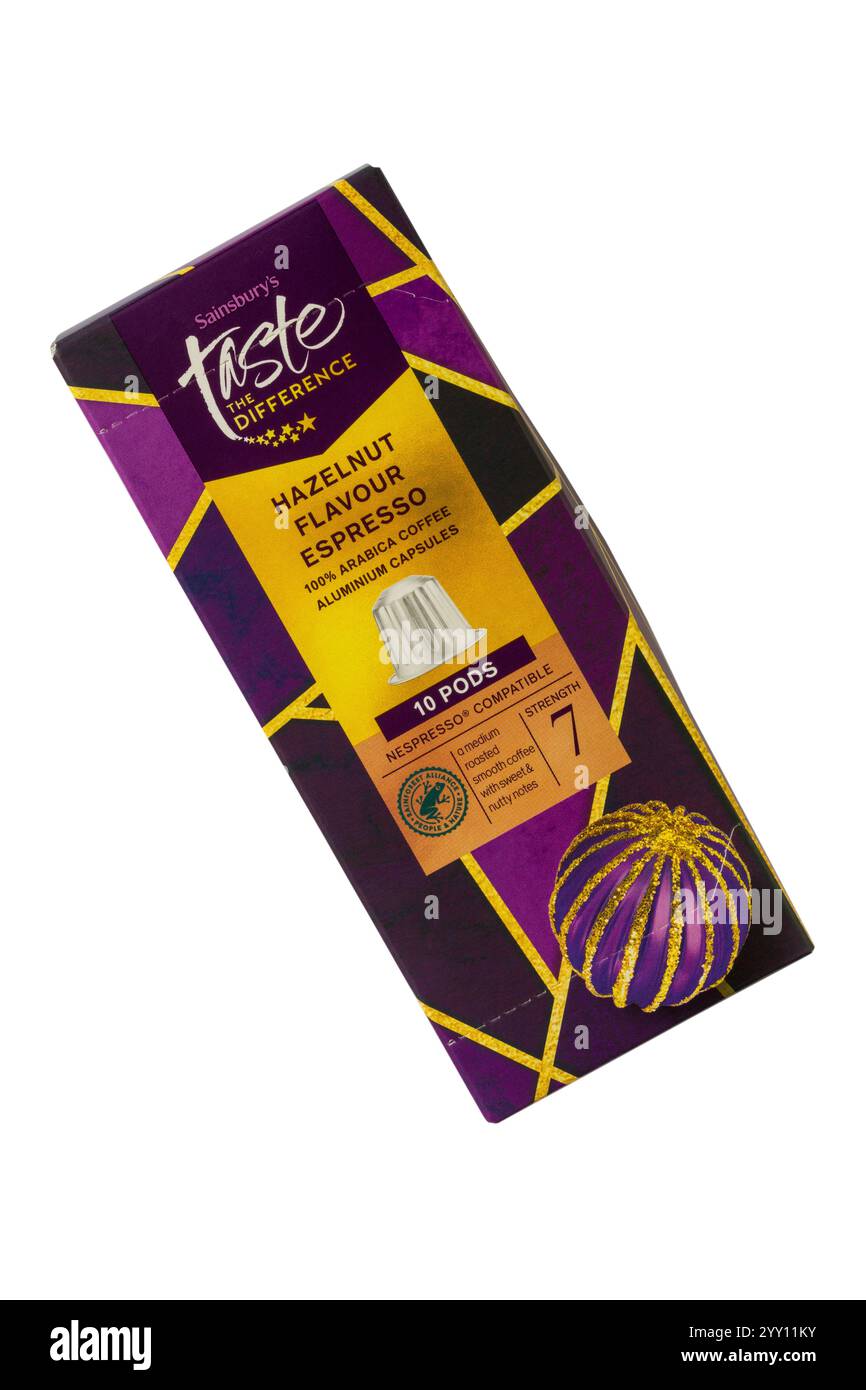Scatola di Sainsburys Taste the Difference caffè espresso Nocelnut Flavour cialde in alluminio isolate su sfondo bianco Foto Stock
