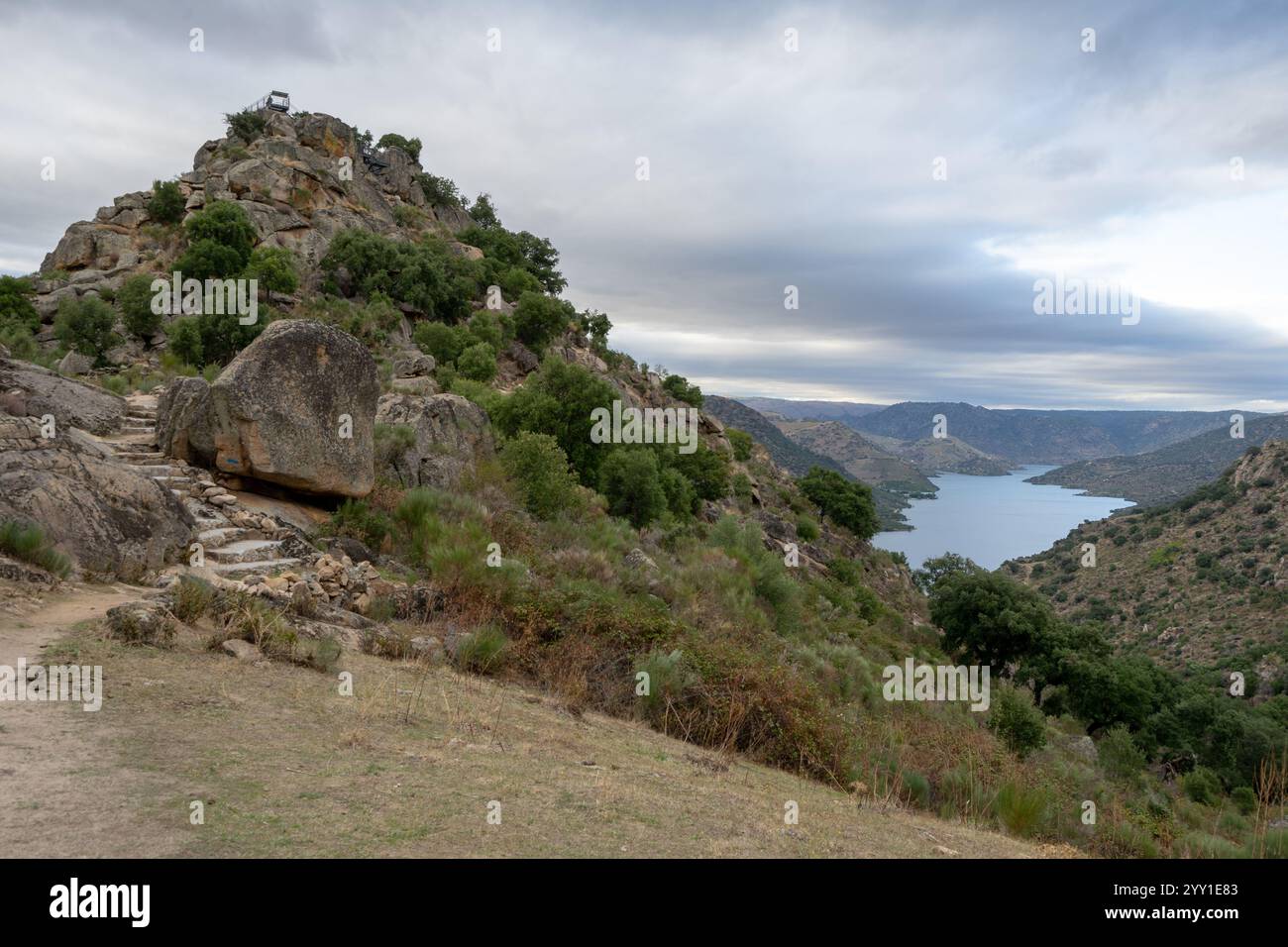 Sentiero pedonale per accedere al punto panoramico sul fiume Douro, Picon del Moro. Spagna Foto Stock
