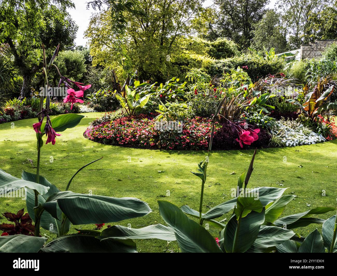 I giardini paesaggistici a Cotswold Wildlife Park vicino a Burford, Oxfordshire. Foto Stock