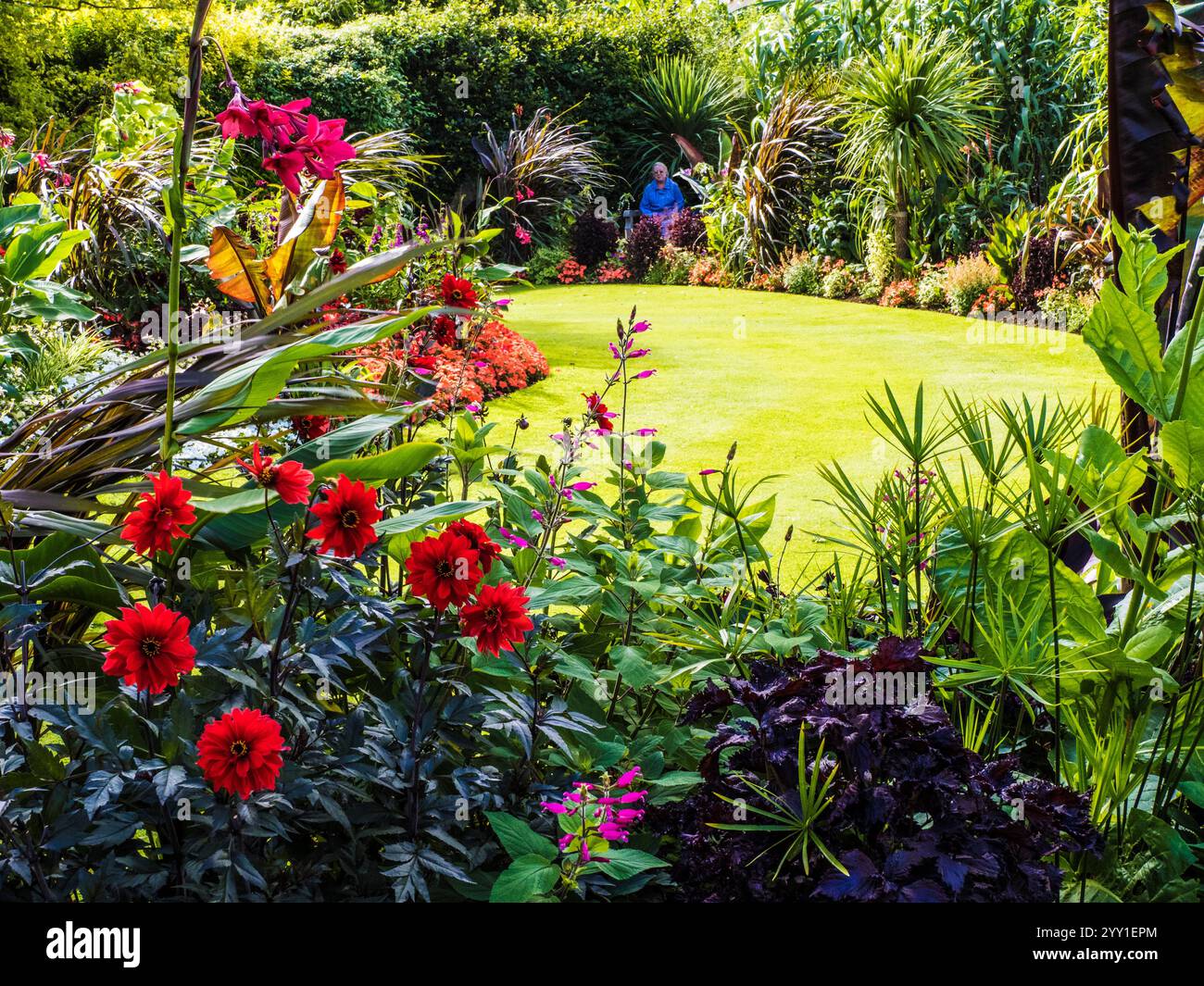 I giardini paesaggistici a Cotswold Wildlife Park vicino a Burford, Oxfordshire. Foto Stock