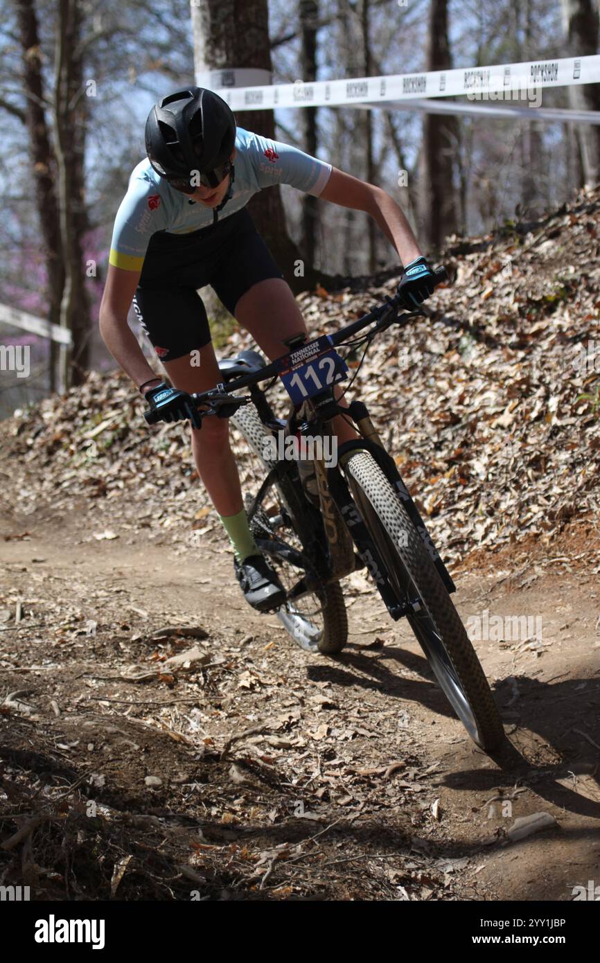 Tennessee National Mountain Bike Festival 2024 XCO Race sui sentieri del Windrock Bike Park di Oliver Springs, Tennessee, Stati Uniti. Foto Stock