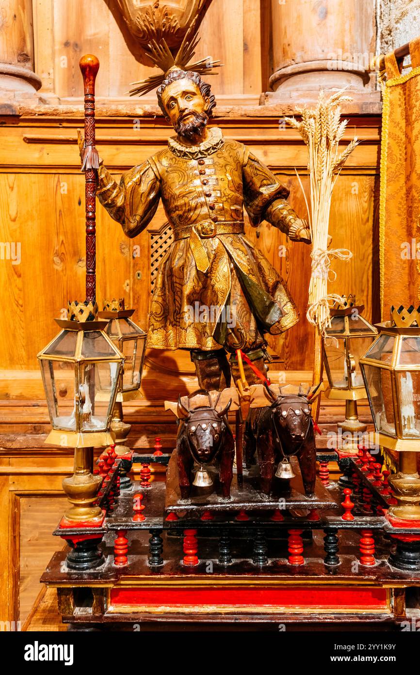 Immagine di San Isidoro l'agricoltore - San Isidro labrador. Chiesa parrocchiale di San Vincenzo Martire e San Sebastiano. Frías, Las Merindades, Burgos, CAS Foto Stock
