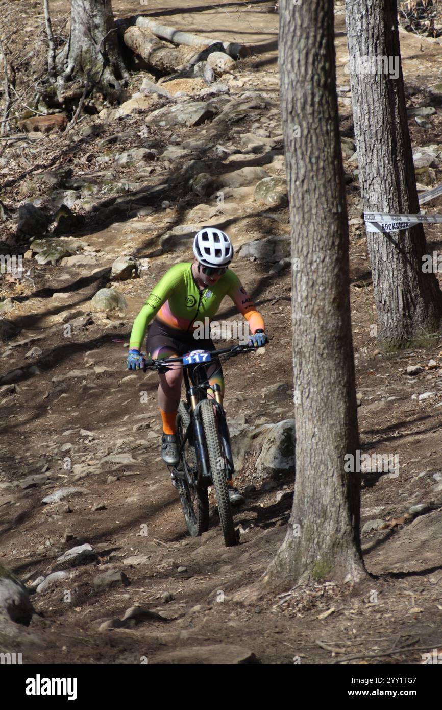 Corsa XCO sulle colline del Windrock Bicycle Park a Oliver Springs, Tennessee, Stati Uniti. Tennessee National Bike Festival Foto Stock