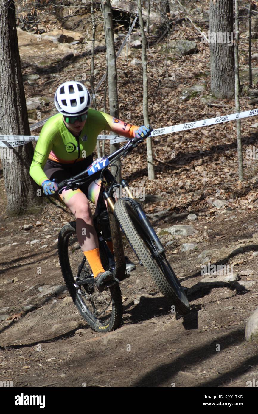 Corsa XCO sulle colline del Windrock Bicycle Park a Oliver Springs, Tennessee, Stati Uniti. Tennessee National Bike Festival Foto Stock