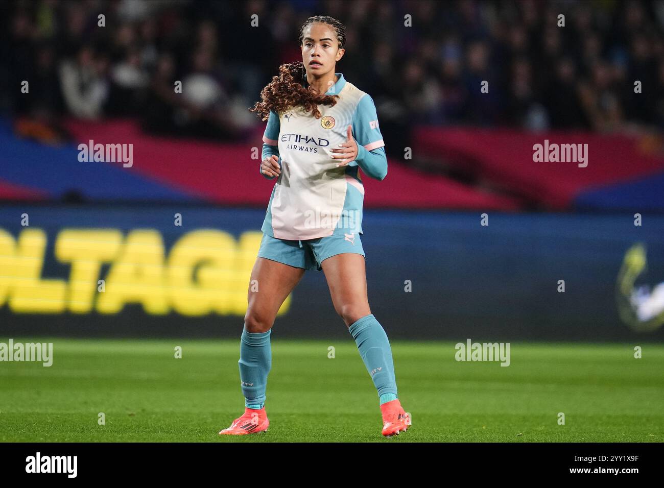 Barcellona, Spagna. 18 dicembre 2024. Mary Fowler del Manchester City durante la partita di UEFA Women's Champions League, gruppo D, data 6, tra FC Barcelona e Manchester City giocata al Lluis Companys Stadium il 18 dicembre 2024 a Barcellona in Spagna. (Foto di Bagu Blanco/PRESSINPHOTO) credito: PRESSINPHOTO SPORTS AGENCY/Alamy Live News Foto Stock